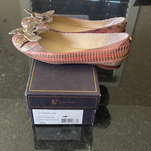 Vince Camuto Signature flats size 6 - Picture 3 of 9